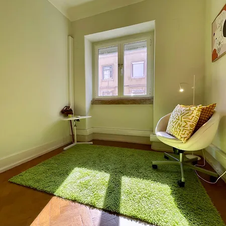 Bright & Spacious By The River, By Timecooler Apartament Lizbona
