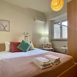 Bright & Spacious By The River, By Timecooler * Lisboa