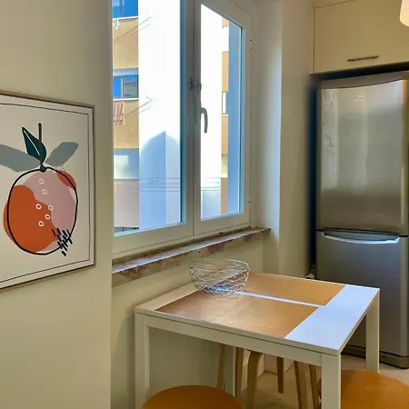 Bright & Spacious By The River, By Timecooler * Lisbon