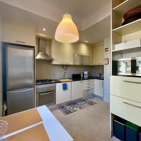 Apartment Bright & Spacious By The River, By Timecooler