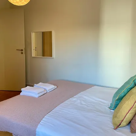 Bright & Spacious By The River, By Timecooler Lisbon