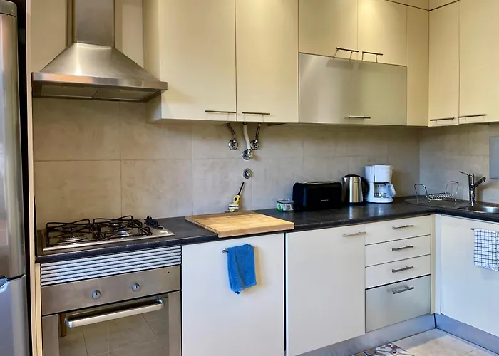 Bright & Spacious By The River, By Timecooler