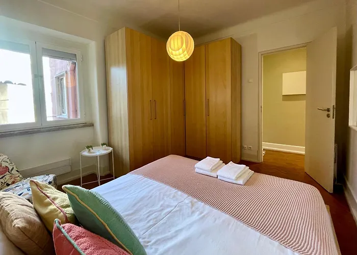 Bright & Spacious By The River, By Timecooler *