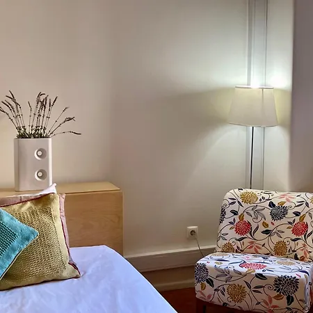 Apartman Bright & Spacious By The River, By Timecooler *